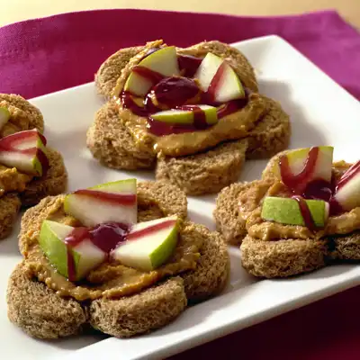 pear pb&J bouquet on a plate
