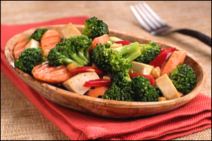 Dish with tofu, broccoli and other vegetables