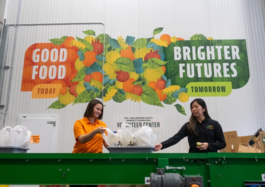 tefap volunteers boxing foods